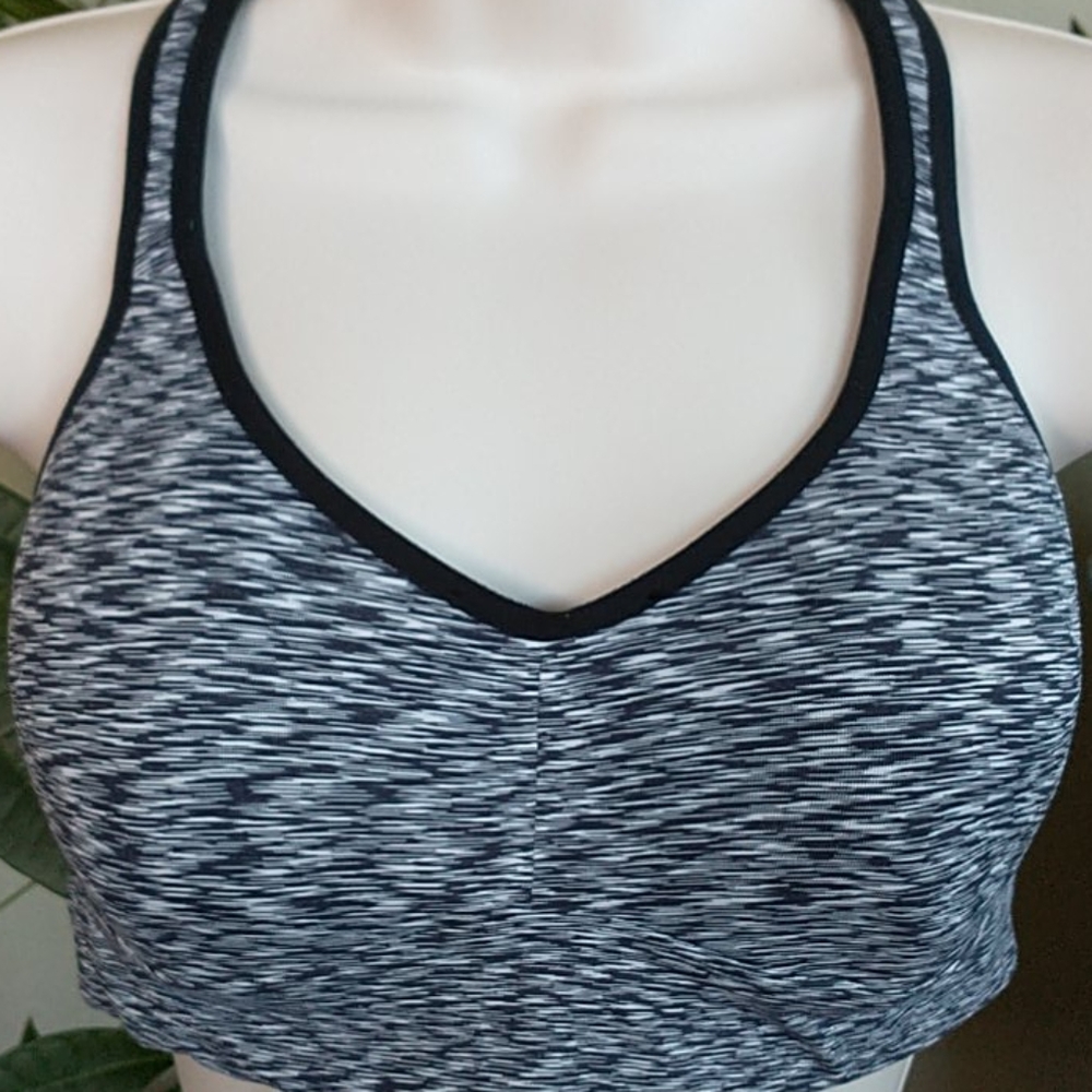 Lululemon Mesh Racer Back Sports Bra Size 6 or S - Picture 2 of 10